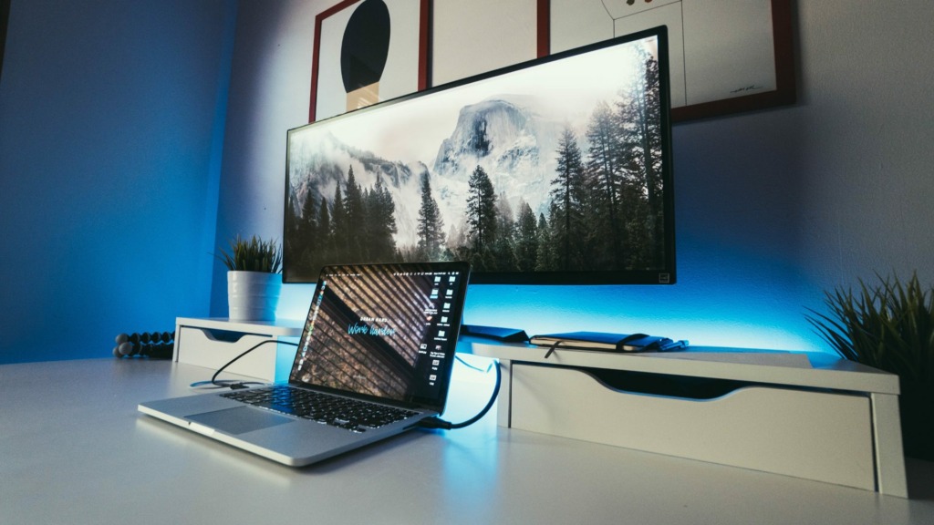 5 Best Monitors for Home Office Under $300