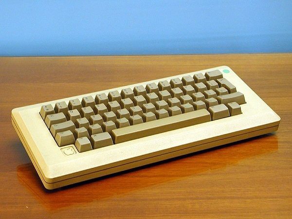 Apple Macintosh Plus Keyboard