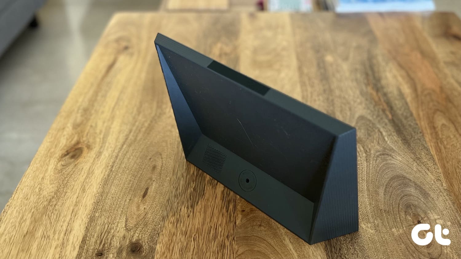 Aura Carver Digital Frame Review Simple but Mighty Guiding Tech