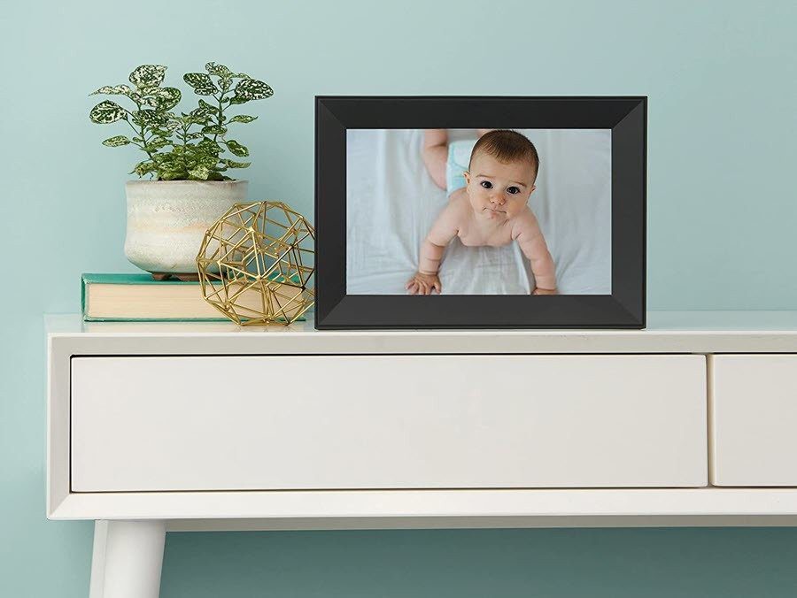 Aura Carver vs Nixplay Smart Photo Which Is the Better Digital Picture Frame 6
