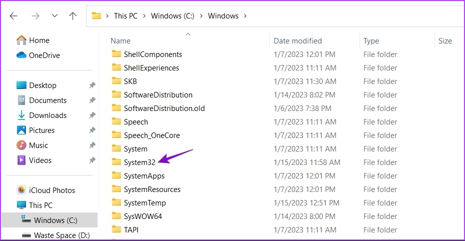 Seleccionando la carpeta System32 dentro de la carpeta de Windows