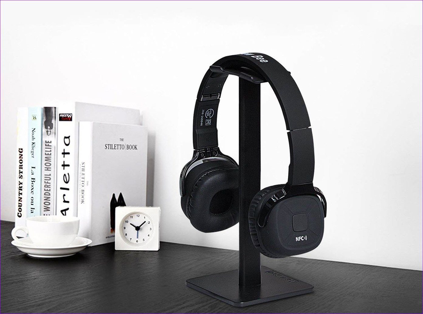 HEADPHONE-STAND-Best-Cable-Management-Solutions-2