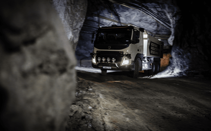 Volvo Tests a Self-driving Truck in a Swedish Mine, Blows our Minds