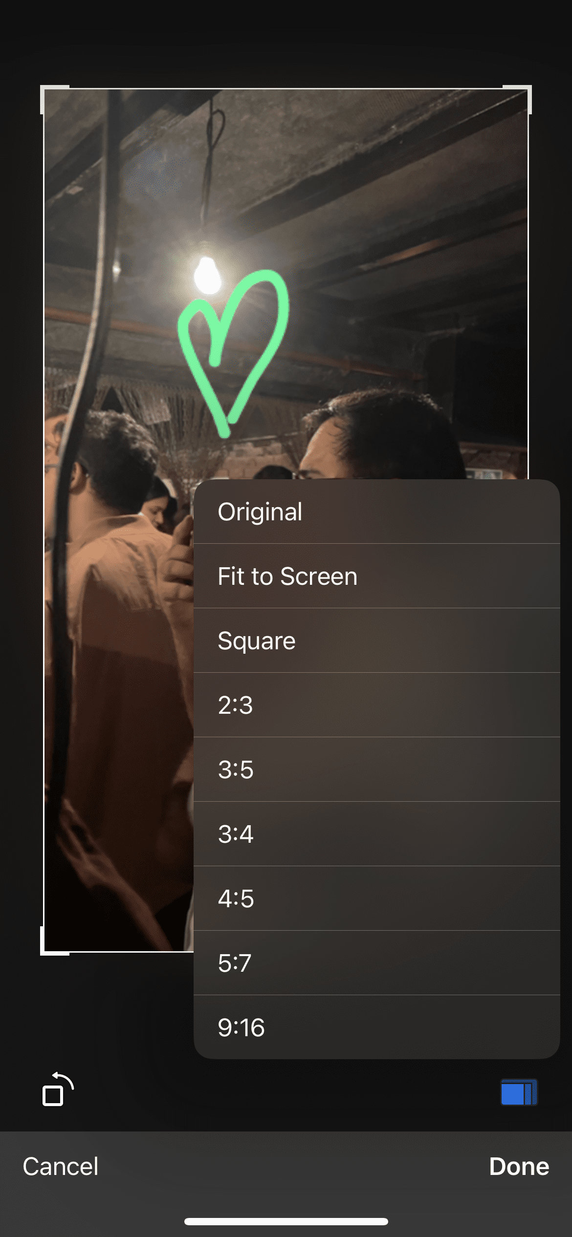 aspect ratio crop on whatsapp