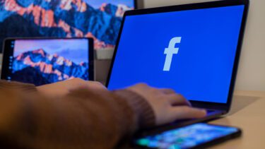 Top 9 Ways to Fix Facebook Not Playing Videos on Web and Mobile