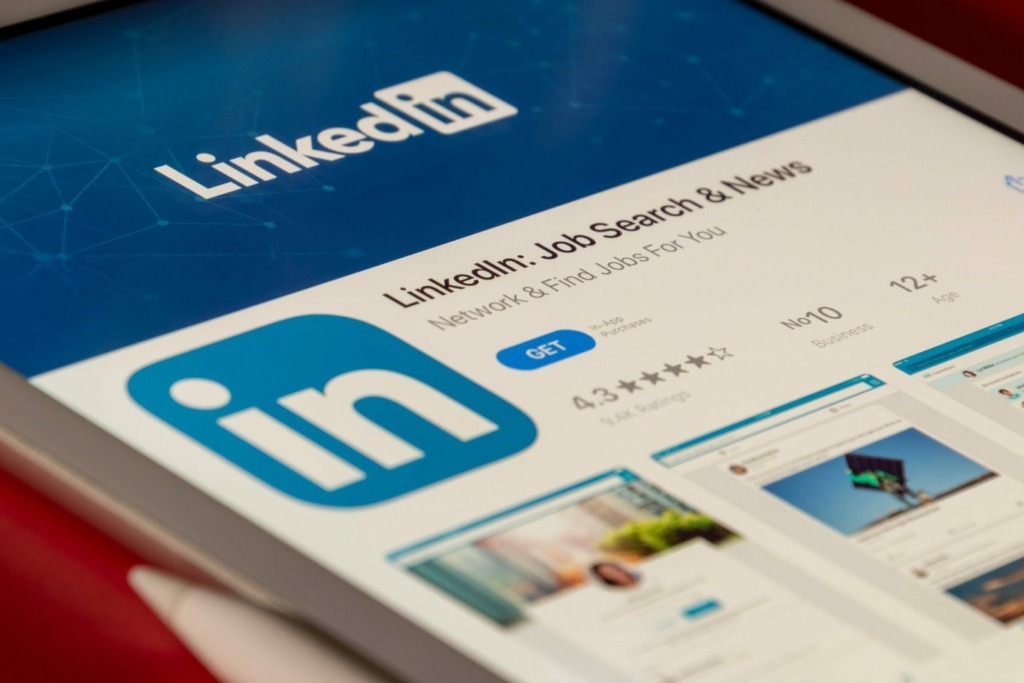 Difference Between Follow and Connect on LinkedIn