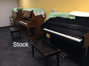 Pianos Stock